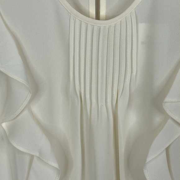 Banana Republic Women's Small Sleeveless Ruffle Blouse in Cream - Picture 4 of 8